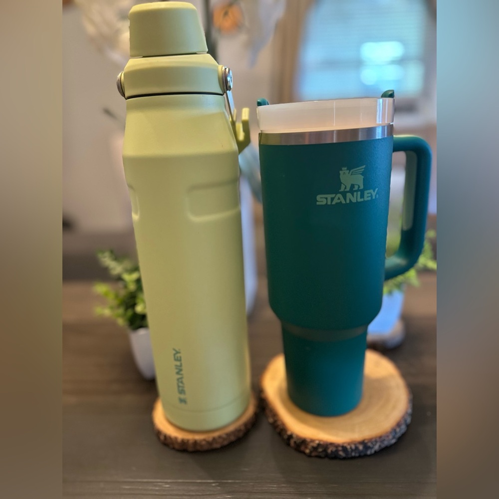 Stanley 36 oz. IceFlow/ Fast Flow Lid& Stanley 40 oz. Quencher FlowState Tumbler